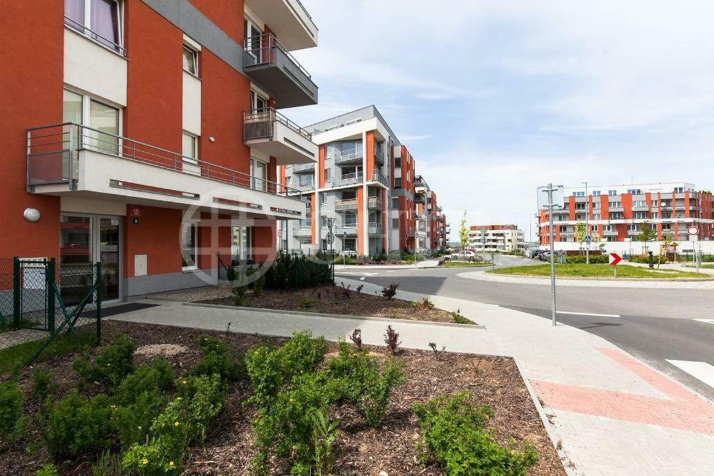 H+ Apartman Letiste Praha Leilighet Eksteriør bilde