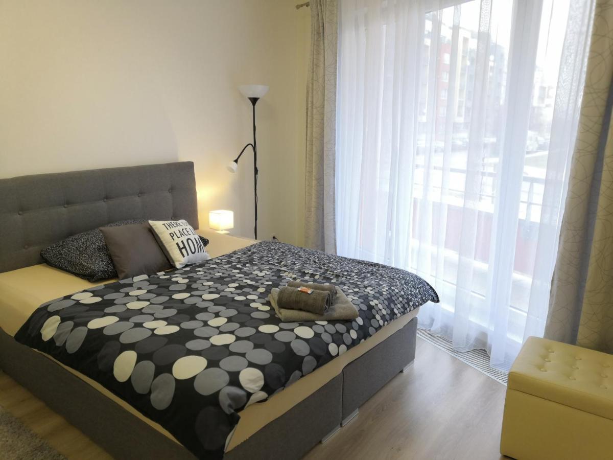 H+ Apartman Letiste Praha Leilighet Eksteriør bilde